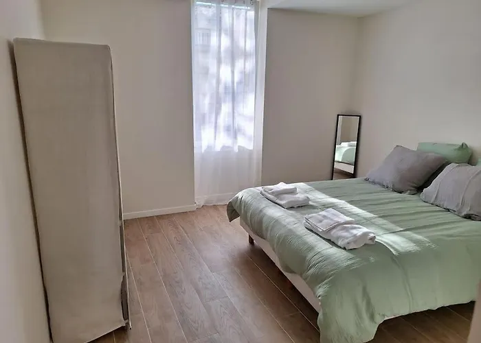 Appartement Centre-Ville Avec Cour Privative